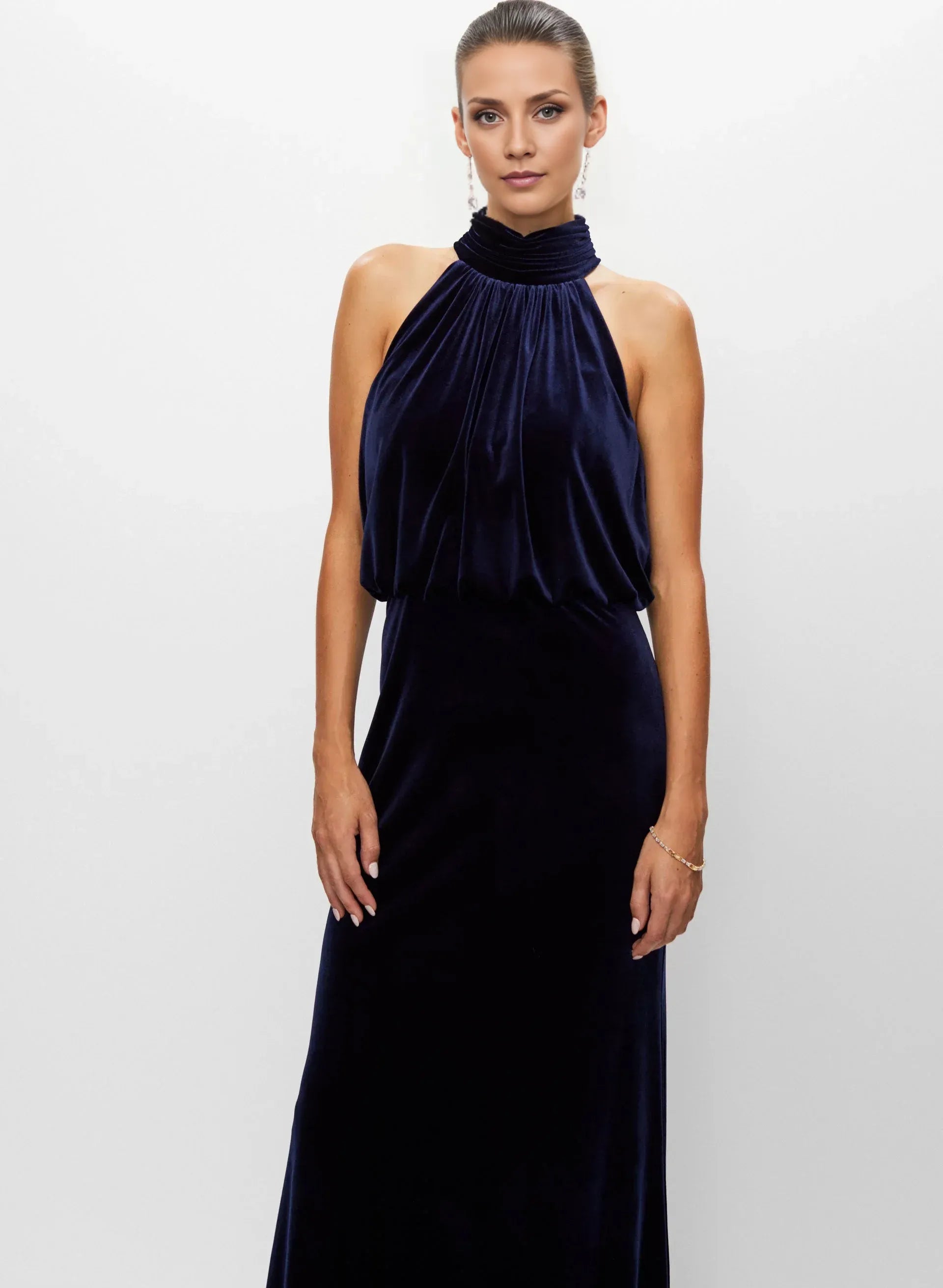 Simple Mermaid Halter-Neck Sleeveless Velvet Floor-Length Prom Dress